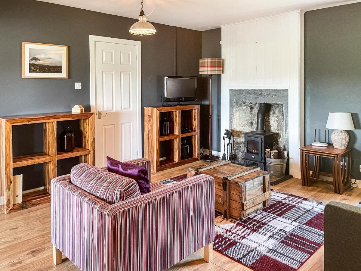 Old Kyle Farm - Stunning Views - 2 Mins From Skye Bridge * Kyleakin